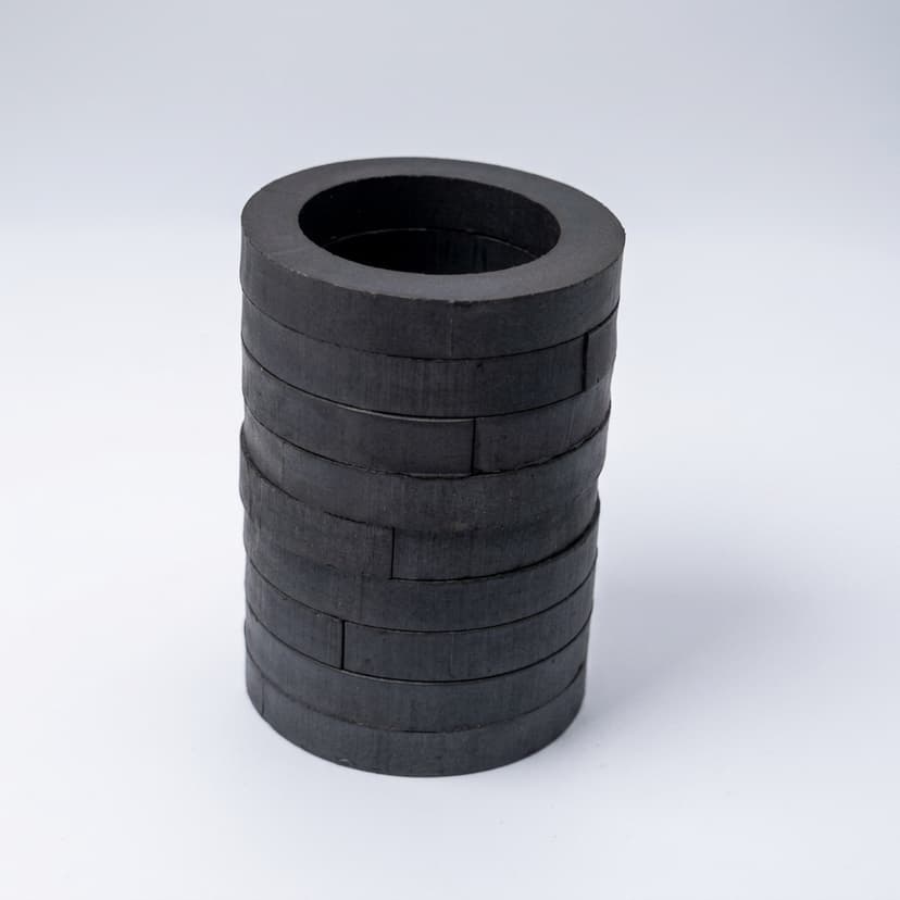 Ferrite multipole magnetic ring